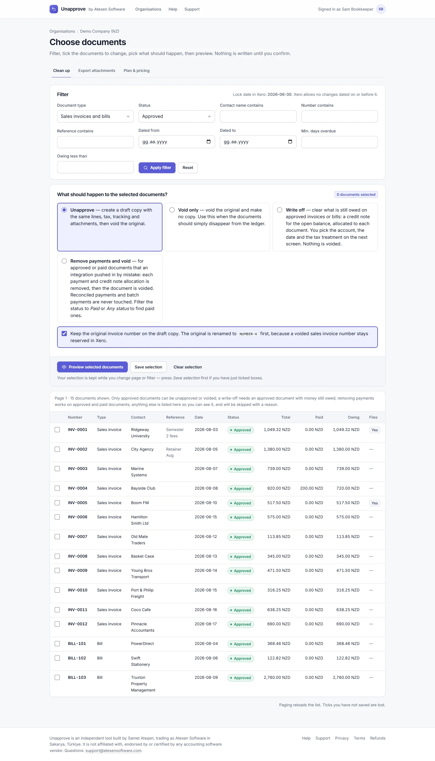 Unapprove Choose documents screen: filter approved invoices and bills, then pick Unapprove, Void only, Write off or Remove payments and void. Demo data.
